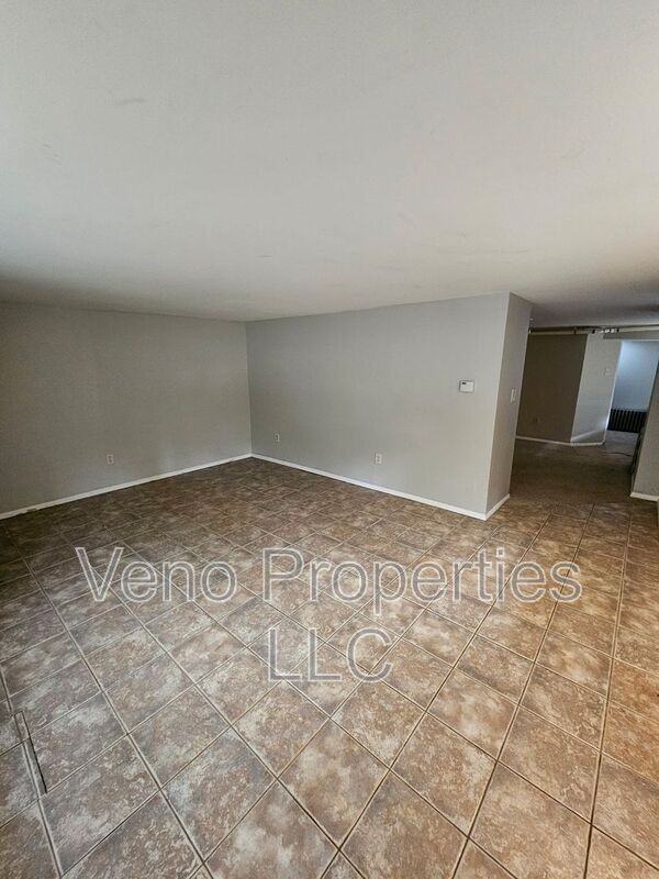 293 Hudson Ave #G - Photo 4 of 10