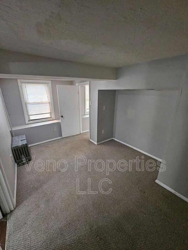 293 Hudson Ave #G - Photo 5 of 10