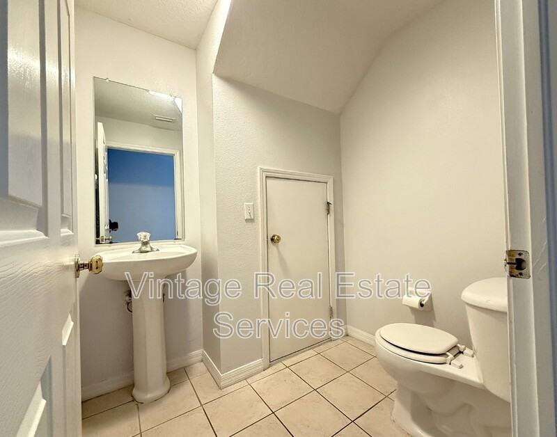 254 Castlekeeper Pl - Photo 3 of 18