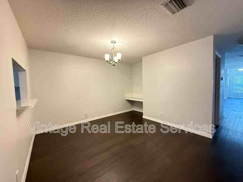 254 Castlekeeper Pl - Photo 4 of 18