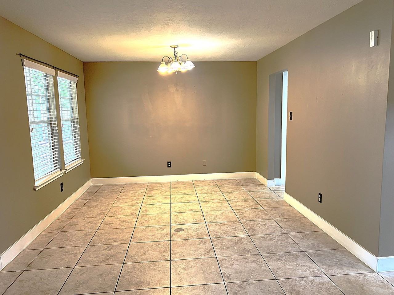 6819 Kingwood Glen Dr - Photo 4 of 38