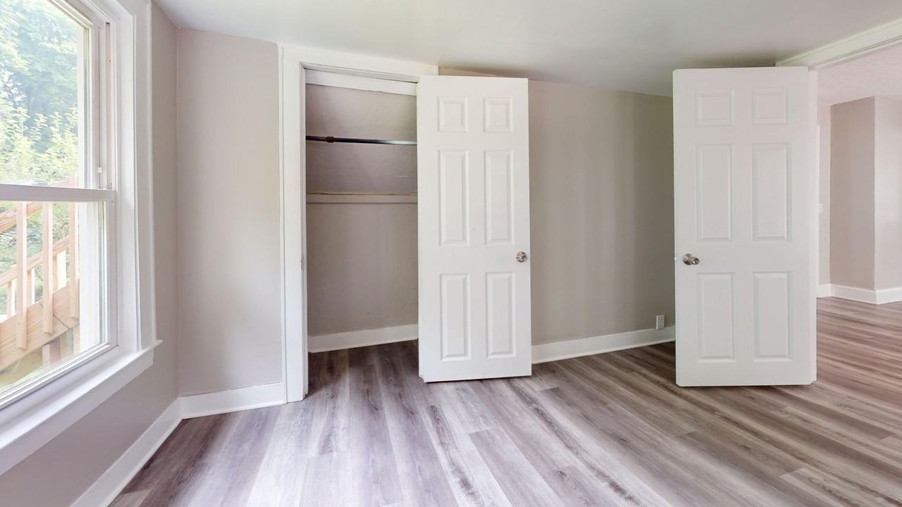 703 Excelsior Ave - Photo 2 of 20
