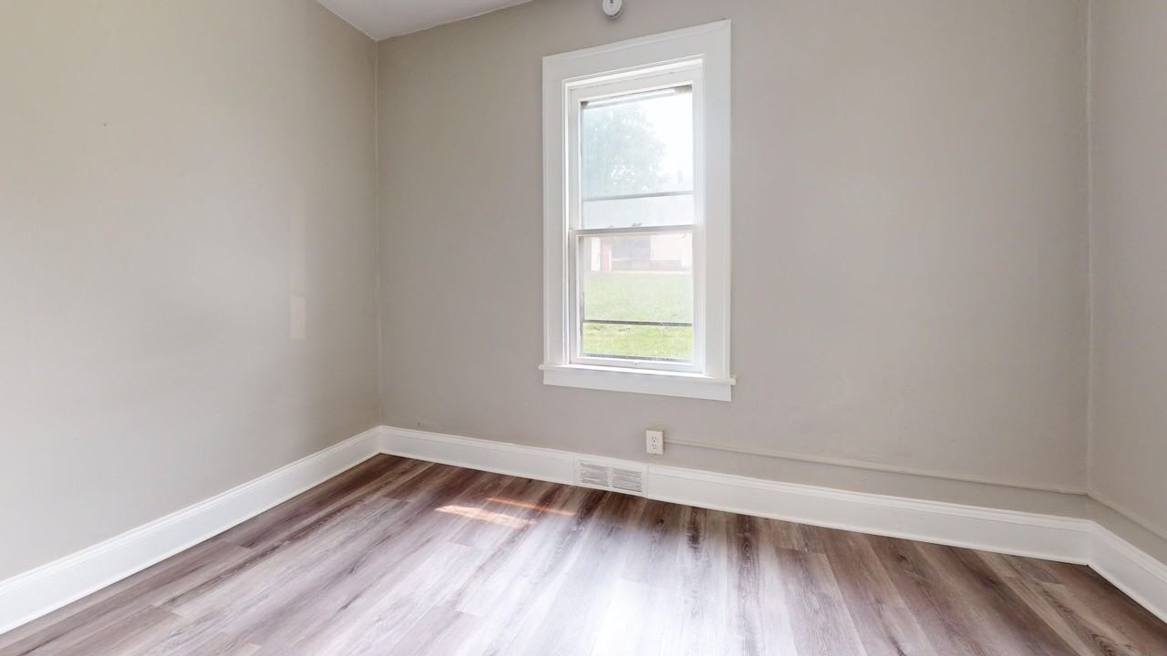 703 Excelsior Ave - Photo 4 of 20