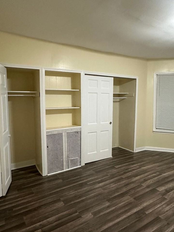 922 Forrester Ave - Photo 3 of 13