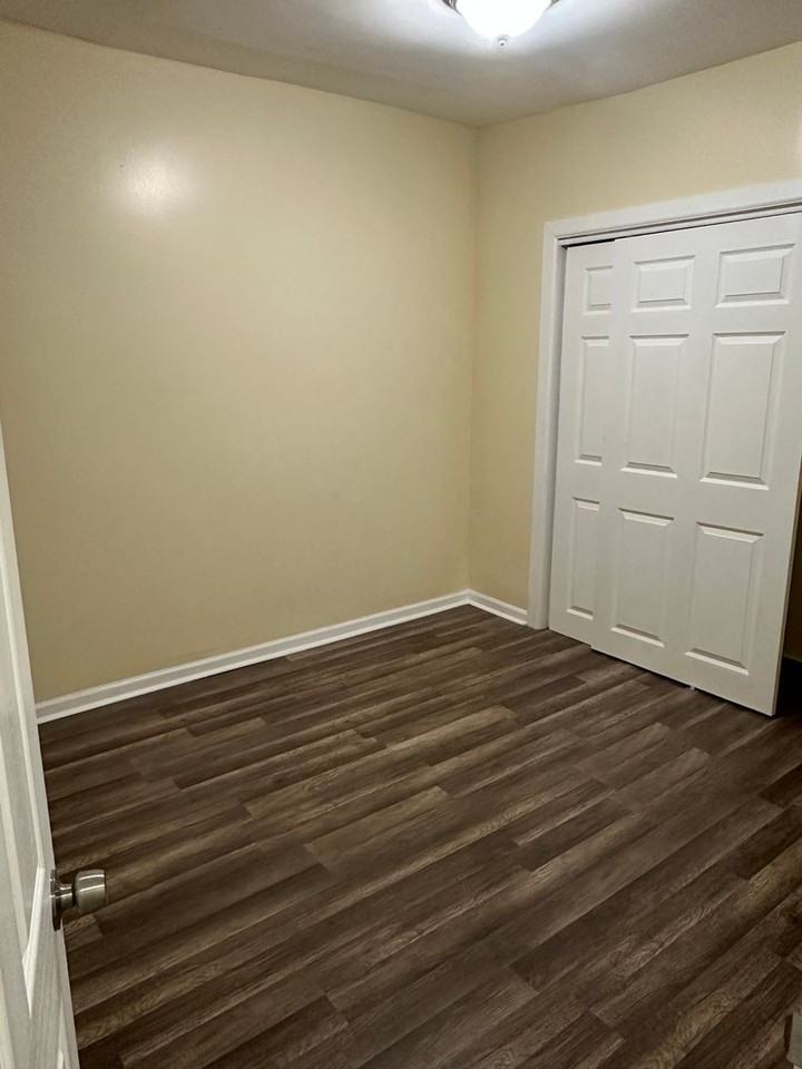 922 Forrester Ave - Photo 4 of 13