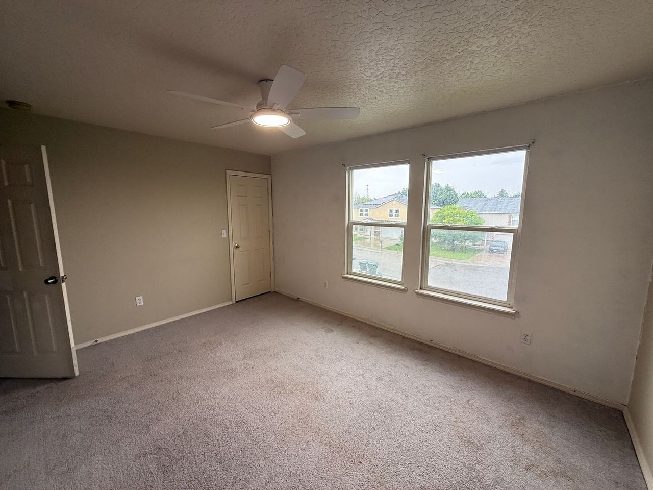 169 W Tehuti Ct - Photo 6 of 14