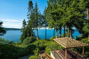 featured image of 1385 E Ludlow Ridge Rd