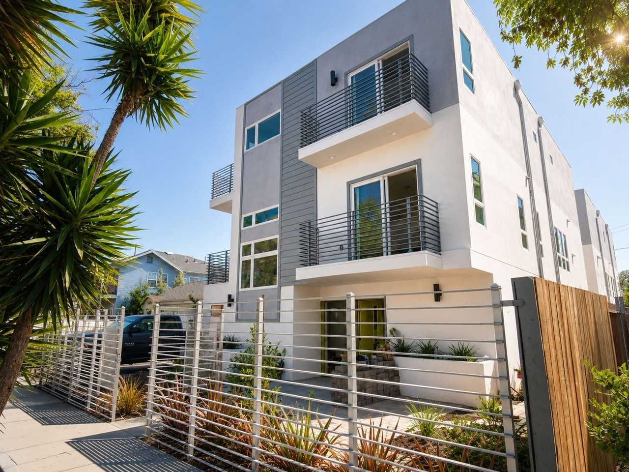 3 Bed Modern Townhome + 2 - Photo 3 of 50
