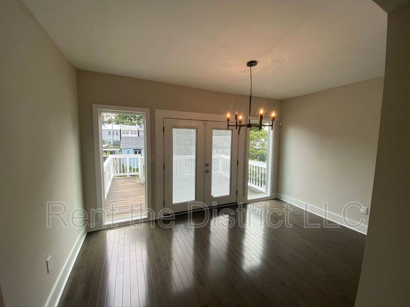1515 Neal St Ne - Photo 7 of 25