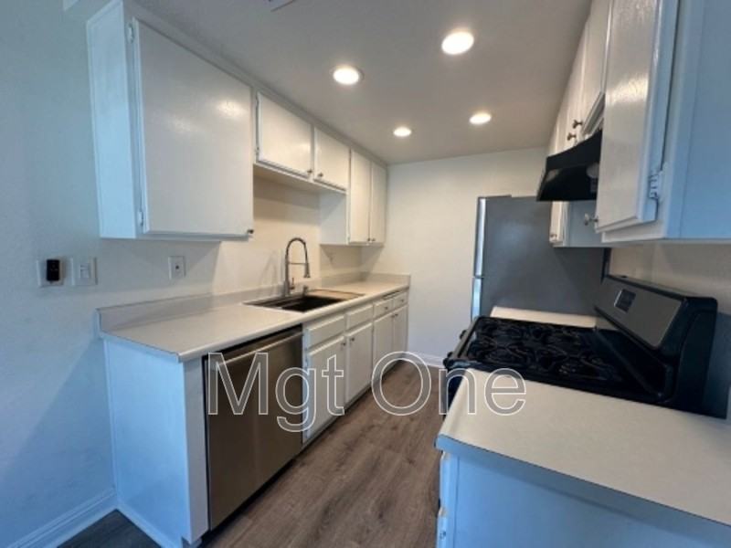 12213 Orchid Ln - Photo 2 of 16