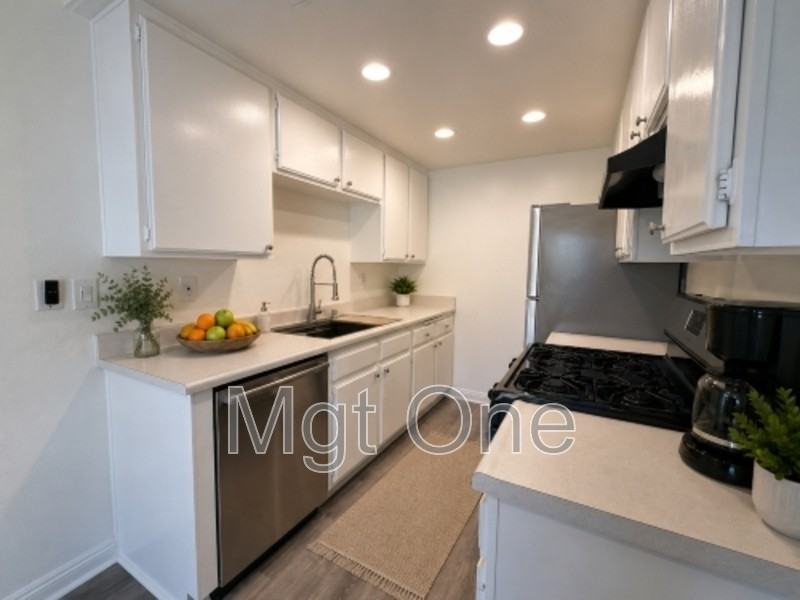 12213 Orchid Ln - Photo 3 of 16