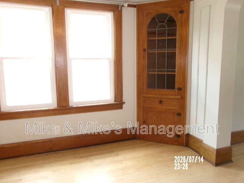 2124 N 60th St - Photo 4 of 19