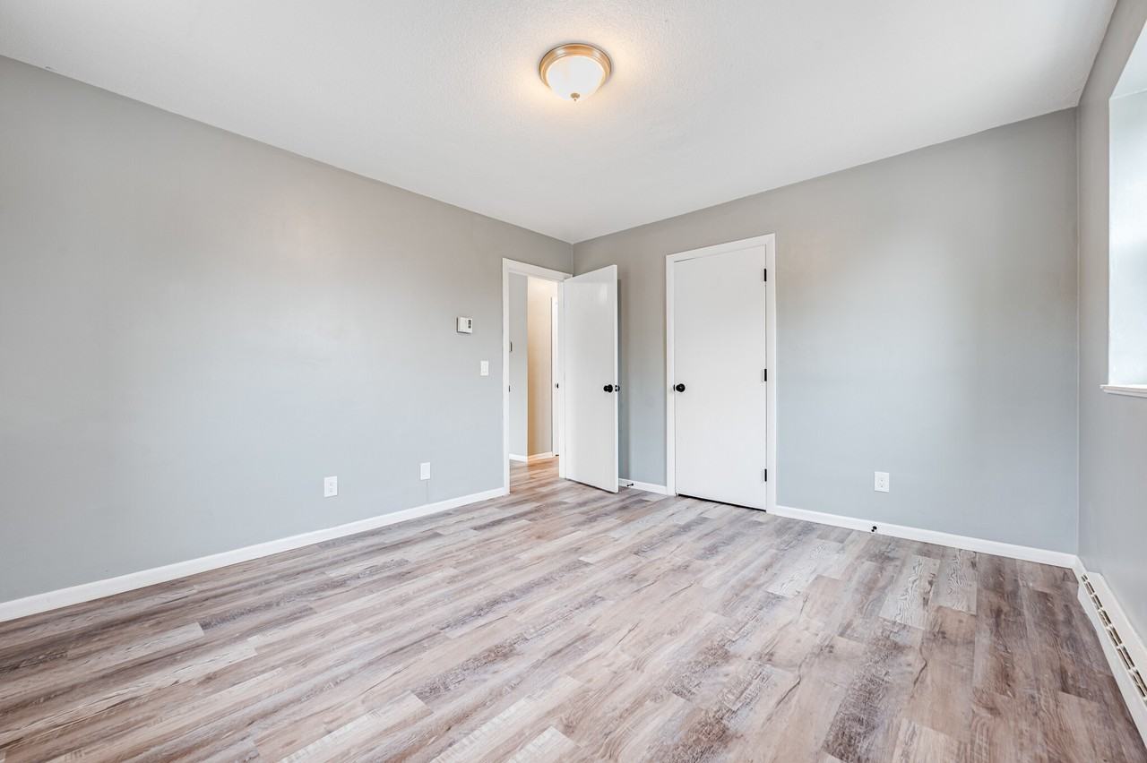 16 Waldemar Ave #102 - Photo 7 of 16