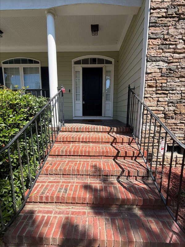 2409 Thorngrove Ct - Photo 3 of 20