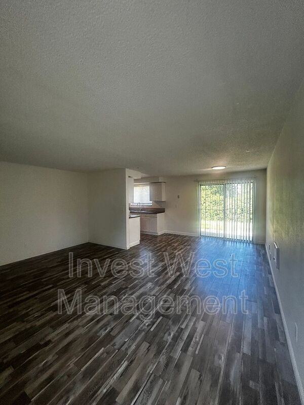 3116 Kauffman Ave #D - Photo 5 of 15