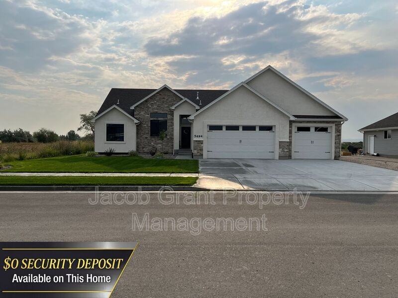 5694 Eaglewood Dr
