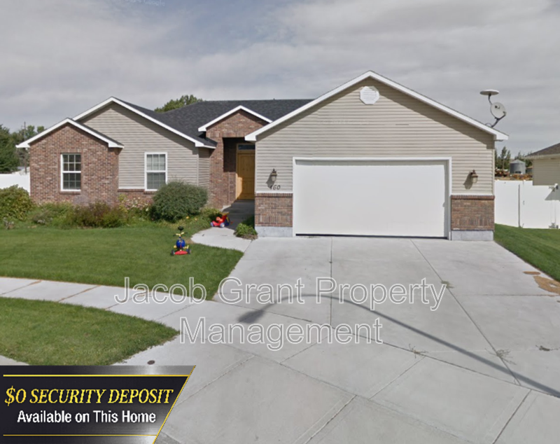 460 Lacosta Dr