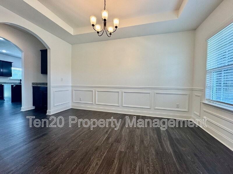 5037 Lexington Ln - Photo 5 of 38