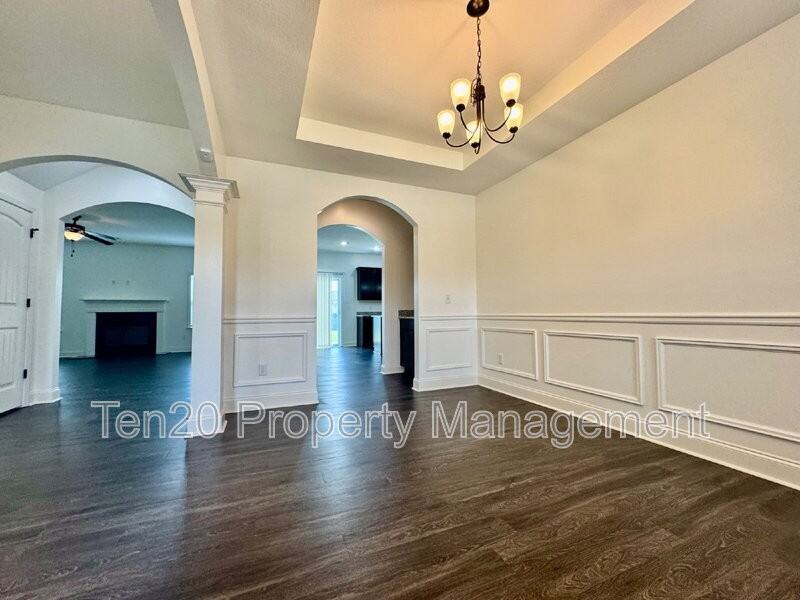 5037 Lexington Ln - Photo 7 of 38