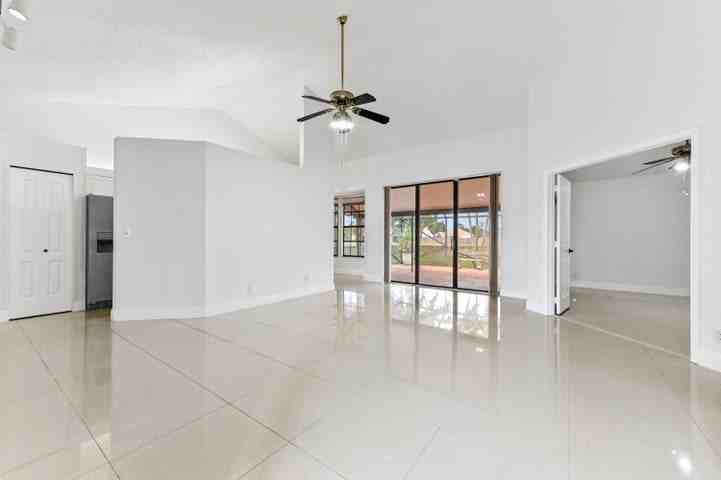 5421 Helene Circle - Photo 4 of 8