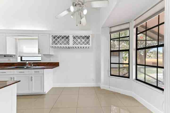 5421 Helene Circle - Photo 6 of 8