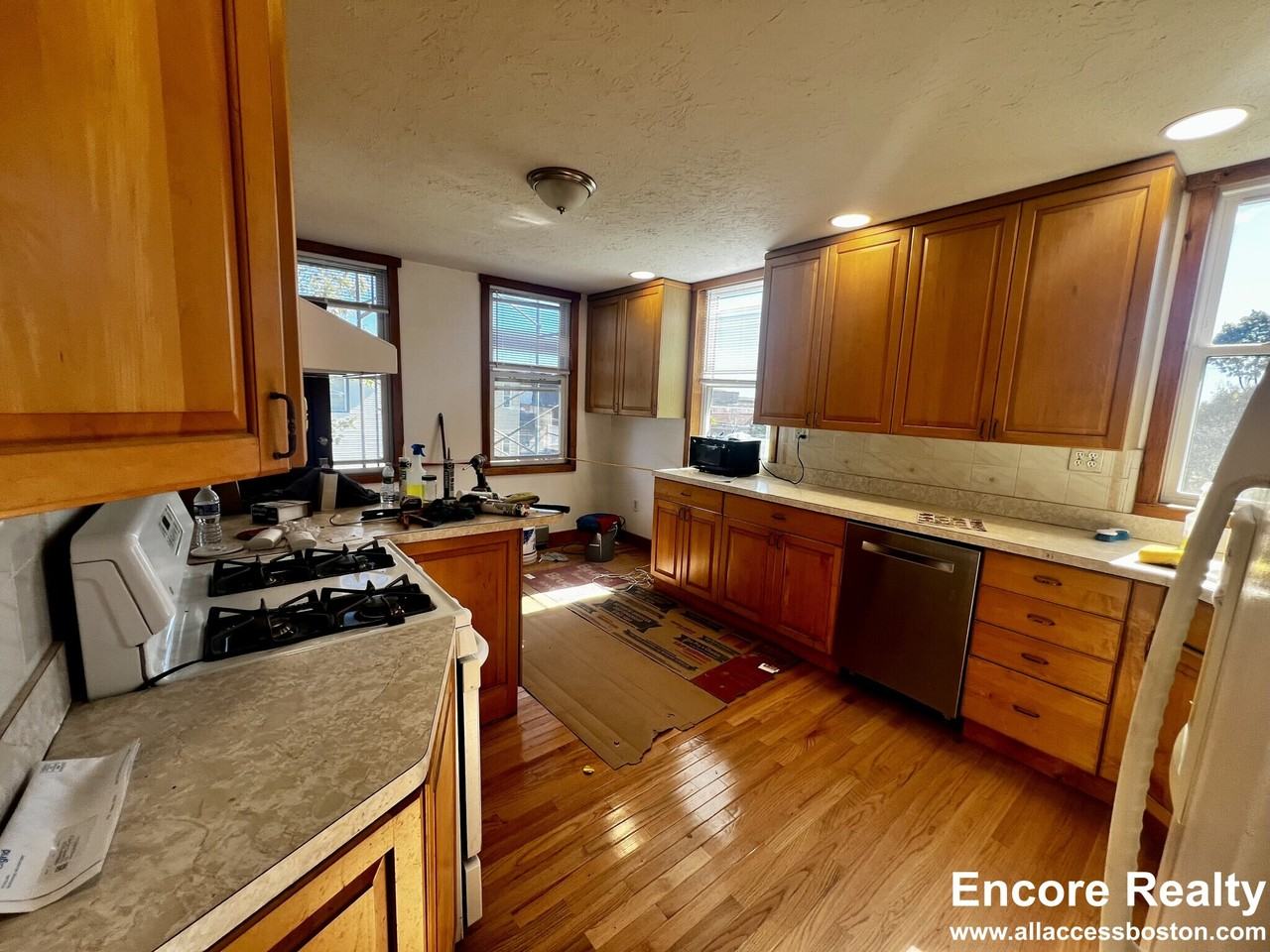 169 Campbell Ave #3 - Photo 5 of 23