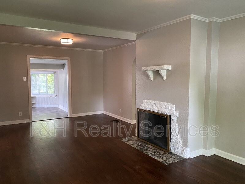 5942 Haverford Ave - Photo 5 of 20