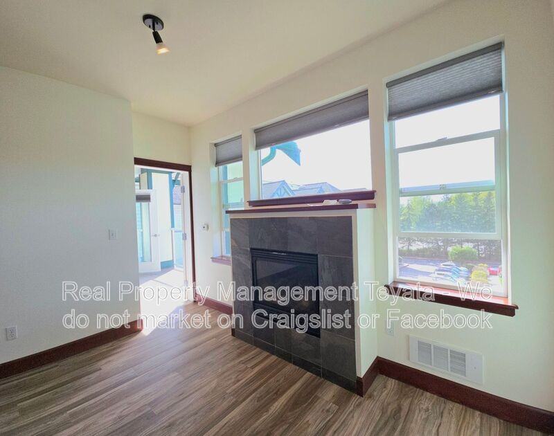 259 W Bakerview Rd #C401 - Photo 3 of 21