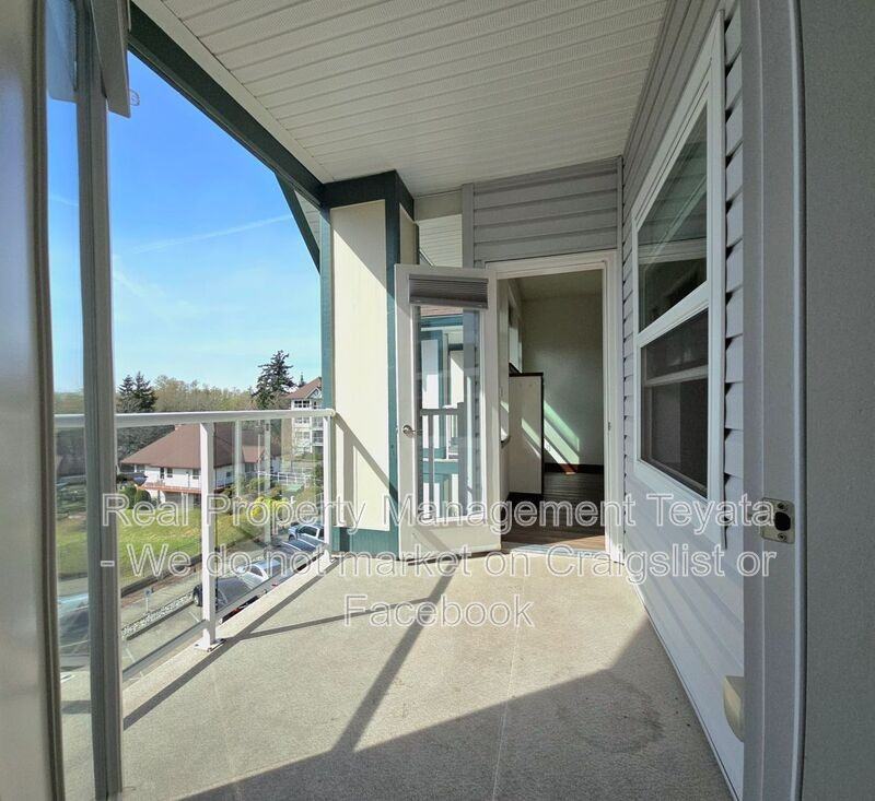 259 W Bakerview Rd #C401 - Photo 4 of 21