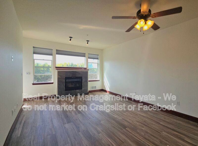 259 W Bakerview Rd #C401 - Photo 5 of 21