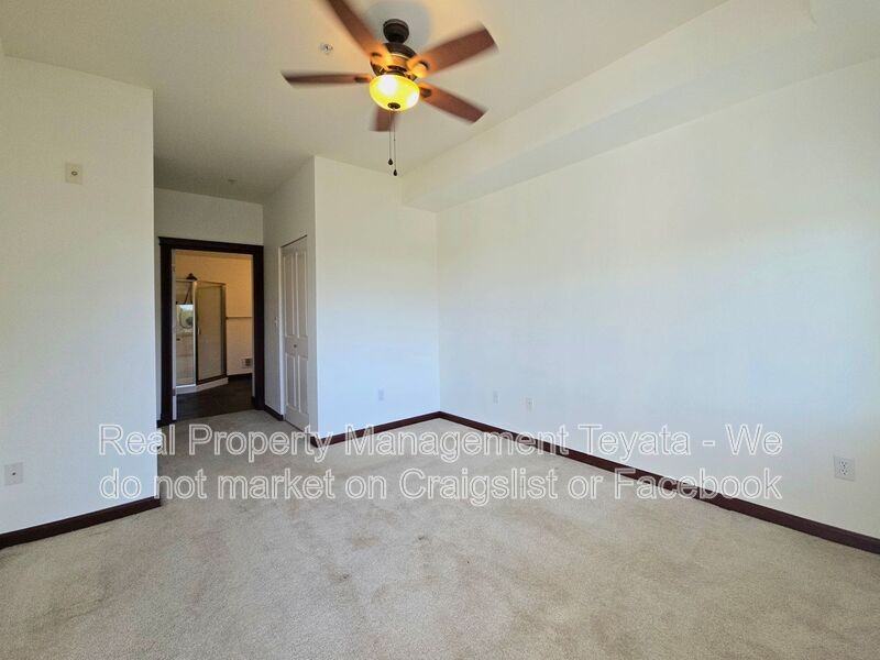 259 W Bakerview Rd #C401 - Photo 7 of 21