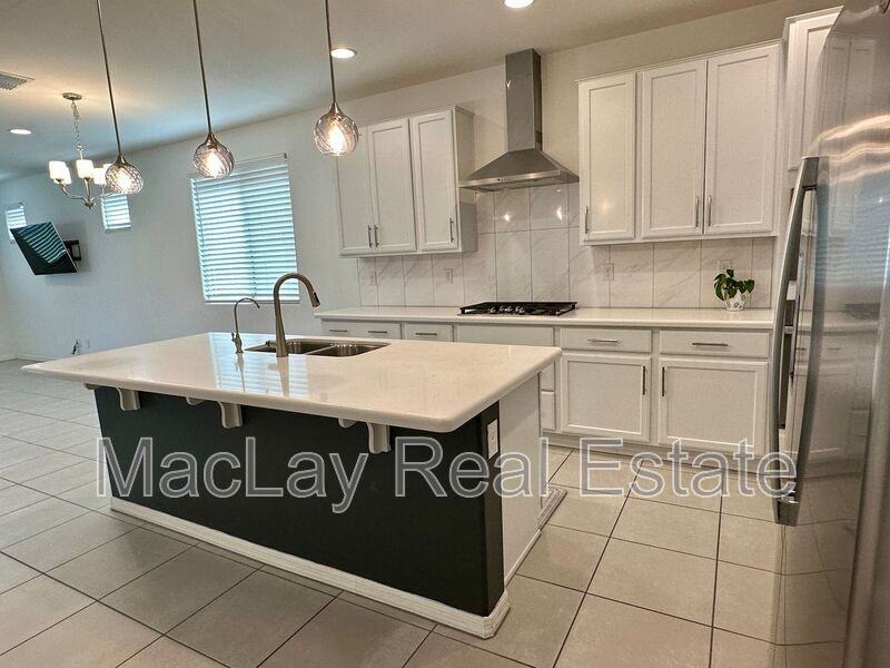 5621 W Chuck Box Rd - Photo 4 of 28