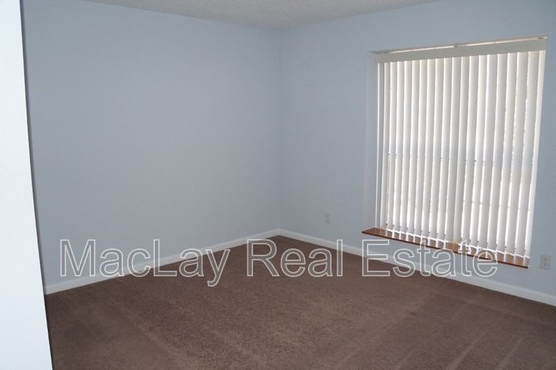 240 S Laveen Dr - Photo 5 of 18
