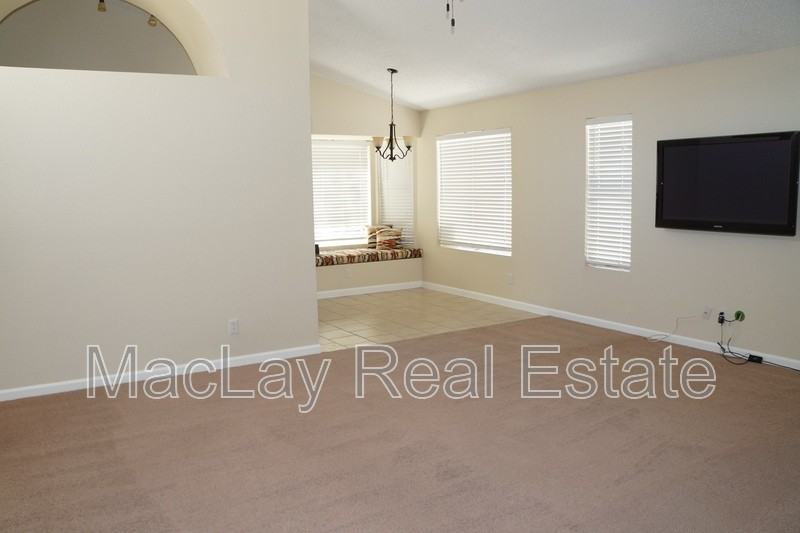 240 S Laveen Dr - Photo 6 of 18