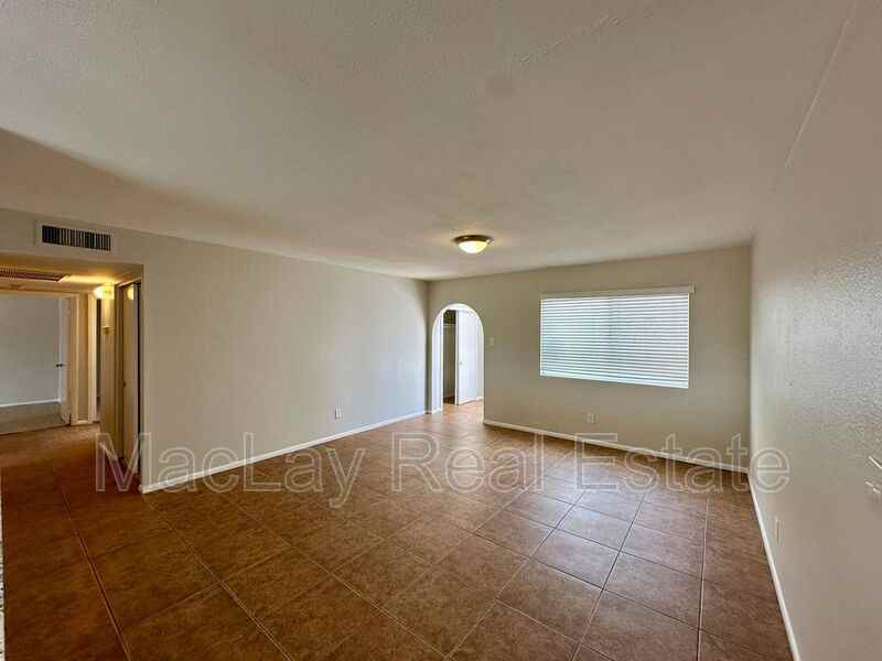 1441 E Diamond Dr - Photo 7 of 17