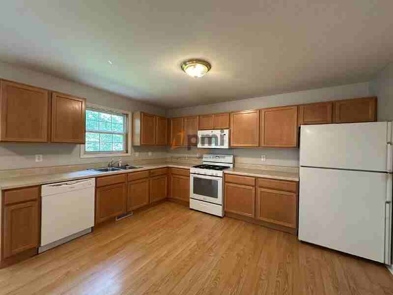678 Dearborn Rd #D - Photo 6 of 19