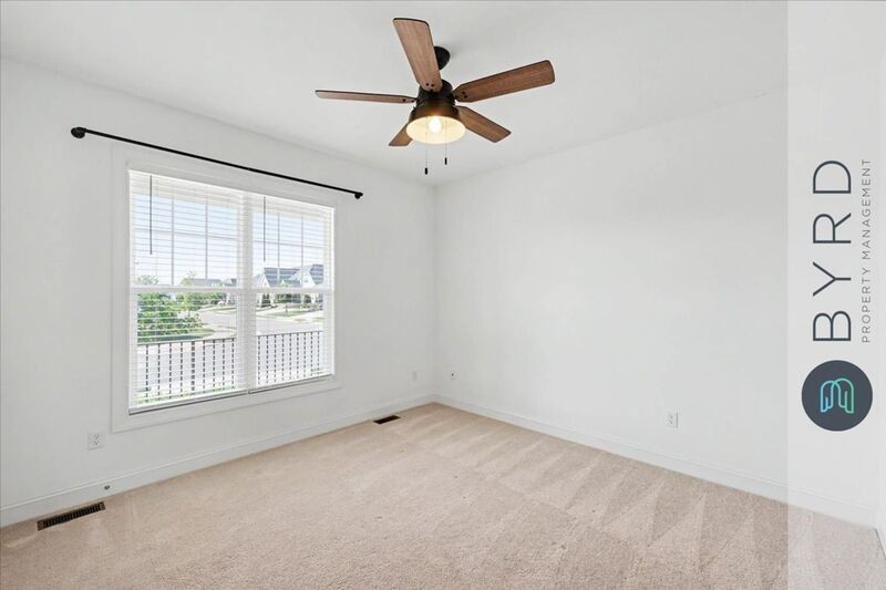 9001 Sharpe Ct - Photo 4 of 34