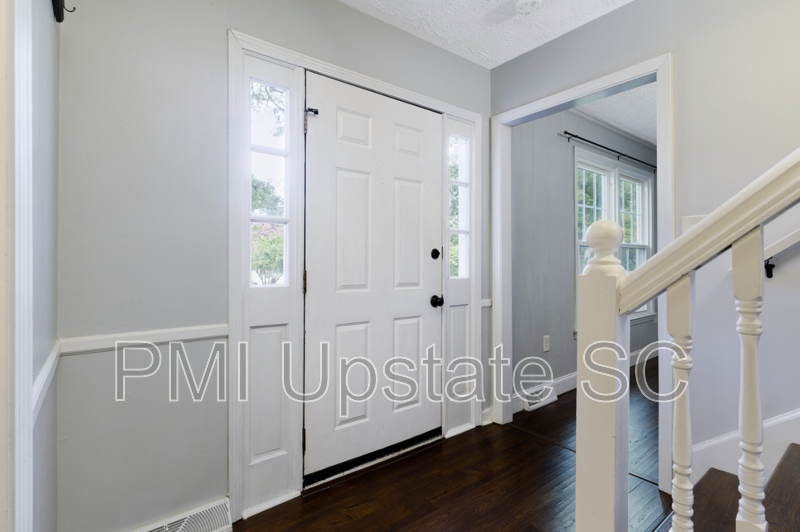 206 Manassas Dr - Photo 6 of 31