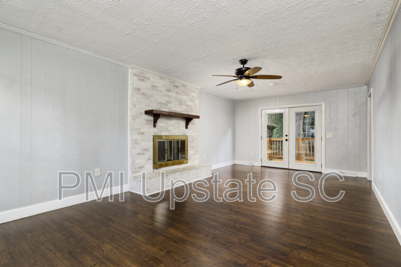 206 Manassas Dr - Photo 7 of 31
