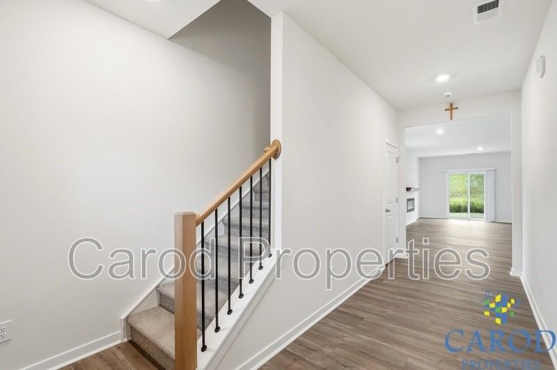 231 Brinkley Dr - Photo 3 of 50