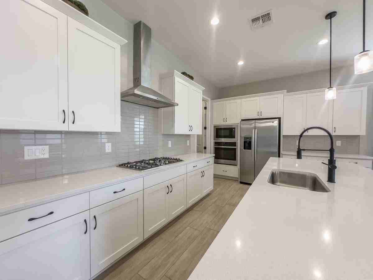 19576 W Cartwright Ave - Photo 7 of 39