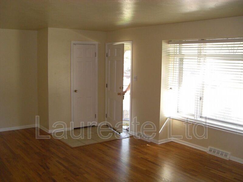 3344 S Elmira Ct - Photo 3 of 13