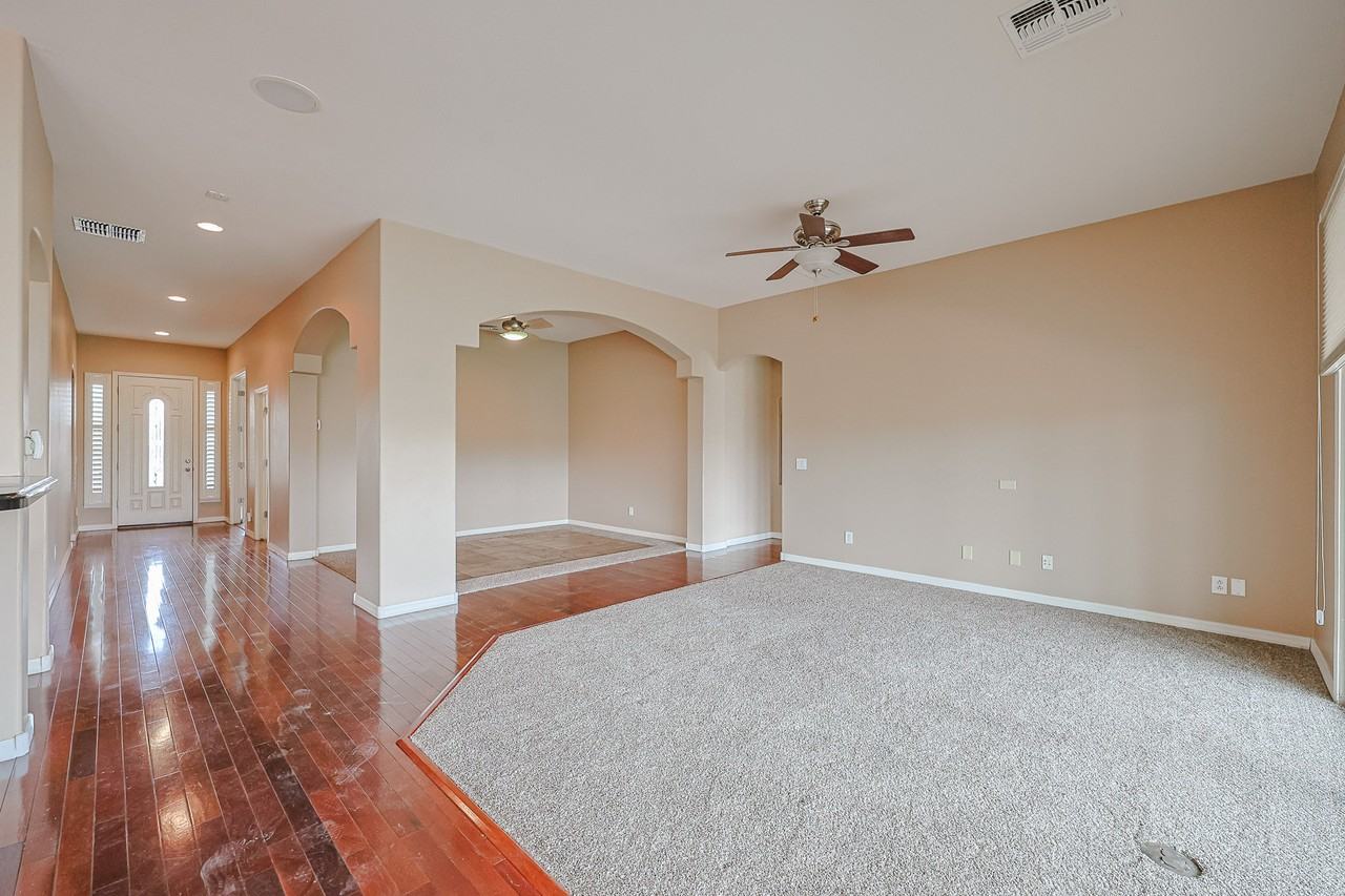 14712 W Edgemont Ave - Photo 2 of 30
