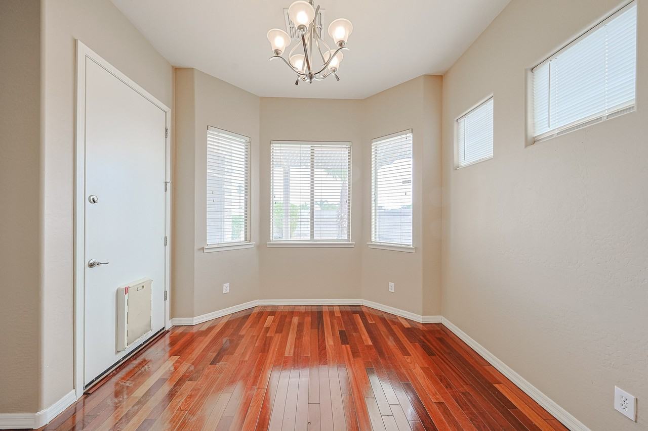 14712 W Edgemont Ave - Photo 6 of 30