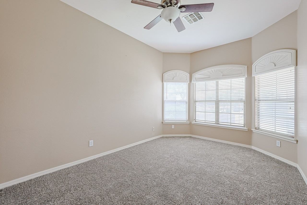 14712 W Edgemont Ave - Photo 7 of 30