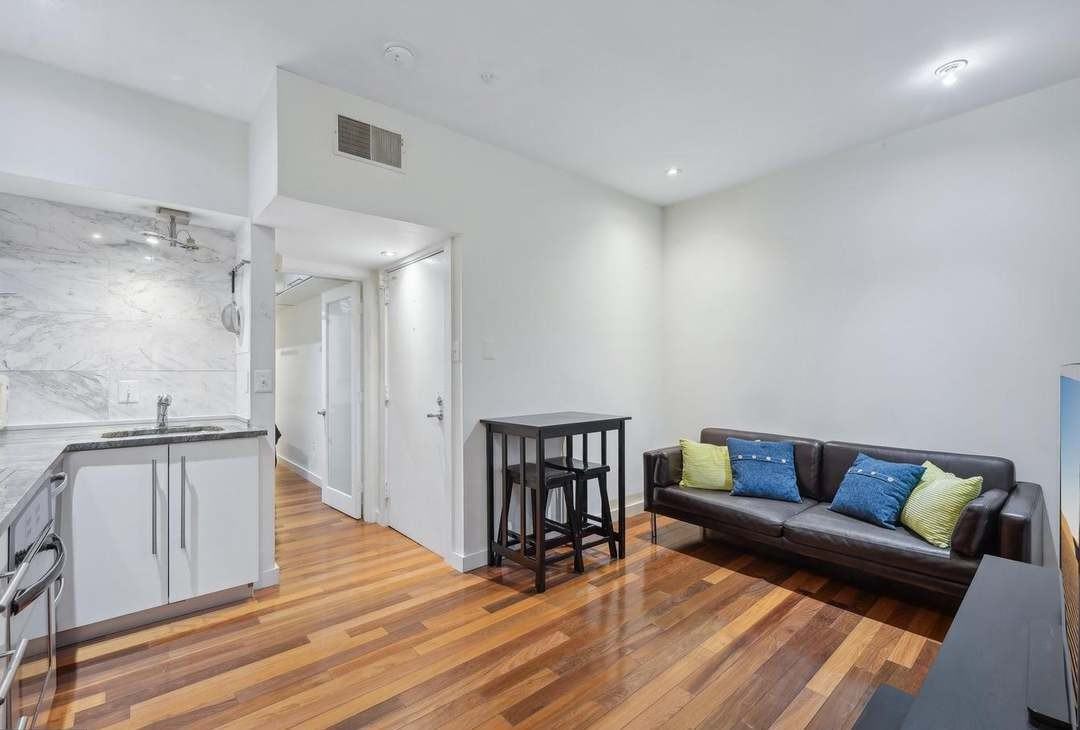 2213 South St #1 - Photo 5 of 10
