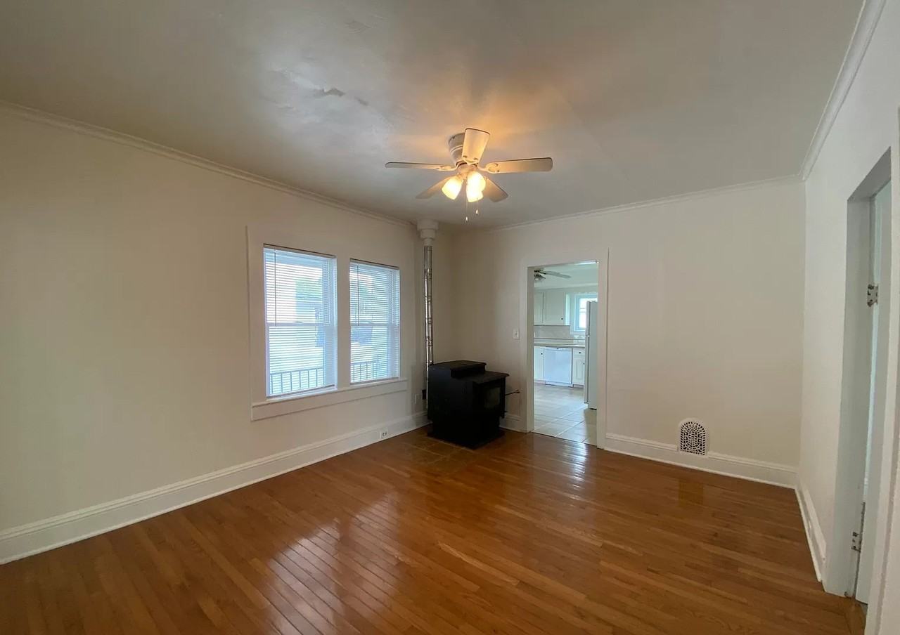 403 Dexter Ave - Photo 3 of 15