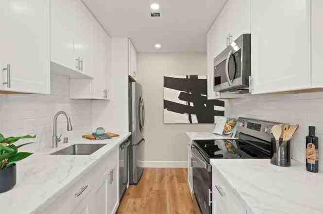 1595 Lago St - Photo 5 of 12