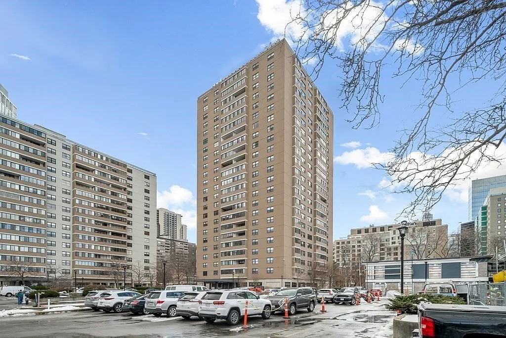 8 Whittier Pl #11D