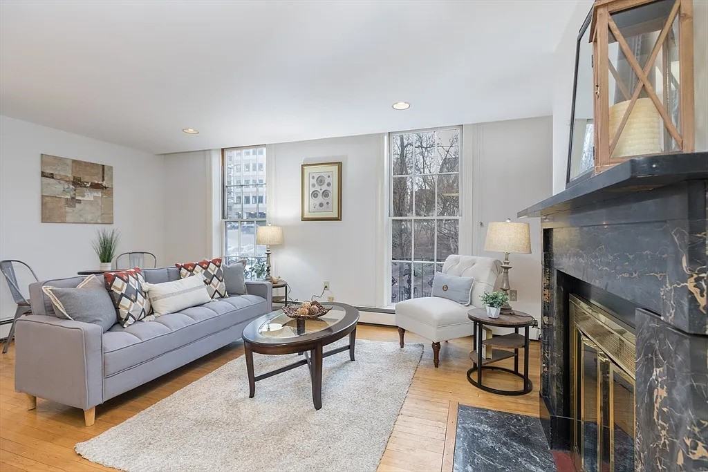 4 Derne St #2 - Photo 4 of 10